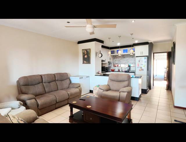 2 BEDROOM SIMPLEX FOR SALE IN PRESTBURY